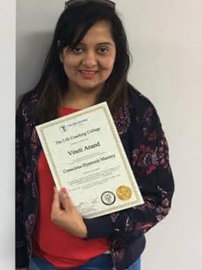 Vineti holding a hypnosis mastery certificate